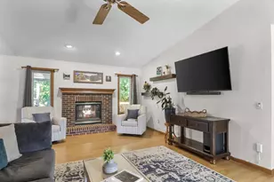 1357 Broadway Dr, Sun Prairie, WI 53590 - Photo 5