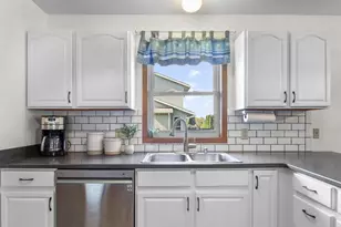 1357 Broadway Dr, Sun Prairie, WI 53590 - Photo 7