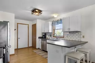 1357 Broadway Dr, Sun Prairie, WI 53590 - Photo 11