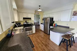 634 Naragansett Ave, Baraboo, WI 53913 - Photo 11