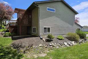 634 Naragansett Ave, Baraboo, WI 53913 - Photo 27