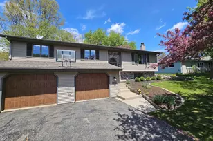634 Naragansett Ave, Baraboo, WI 53913 - Photo 33