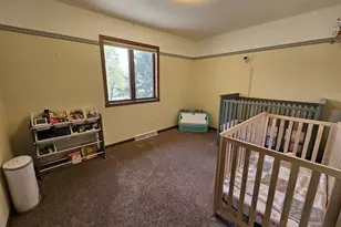 634 Naragansett Ave, Baraboo, WI 53913 - Photo 17