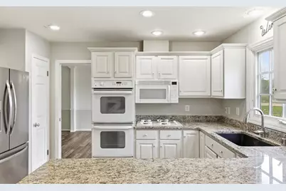 1542 Comanche Glen, Madison, WI 53704 - Photo 7