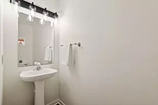 6167 Dell Dr, Madison, WI 53718 - Photo 5