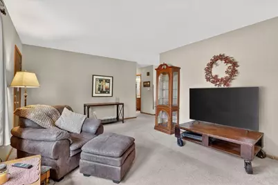2215 Grant Avenue, Janesville, WI 53546 - Photo 7