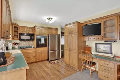 2215 Grant Avenue, Janesville, WI 53546 - Photo 9