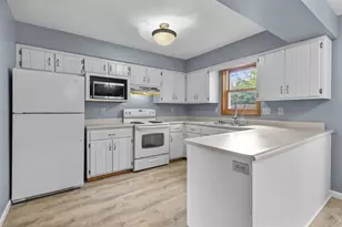 3110 Clove Dr, Madison, WI 53704 - Photo 3
