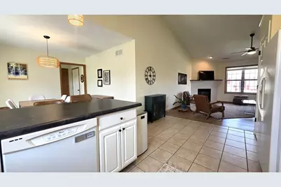 407 East Avenue #4, Belleville, WI 53508 - Photo 9