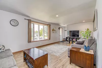 590 Ridge Avenue, Platteville,  53818 - Photo 3