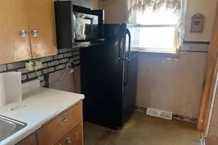 425 Grandview Ave, Waupun, WI 53963 - Photo 7