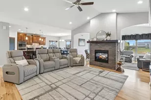441 Willow Springs Ct, Janesville, WI 53548 - Photo 1