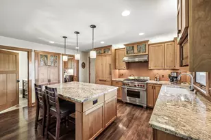 7450 South Ave, Middleton, WI 53562 - Photo 9