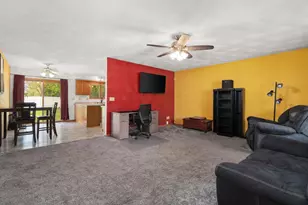 3741 Balmoral Dr, Janesville, WI 53548 - Photo 9