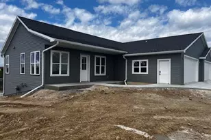 814 Lakeview Ln, Ripon, WI 54971 - Photo 1