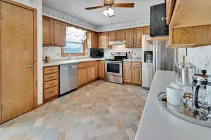 6580 Linden Cir, Windsor, WI 53598 - Photo 19