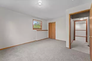 1827 Huntington Park Dr, Reedsburg, WI 53959 - Photo 29