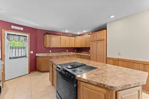1827 Huntington Park Dr, Reedsburg, WI 53959 - Photo 17