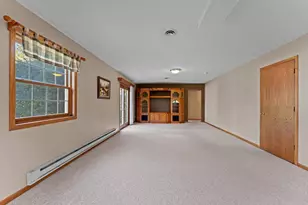 1827 Huntington Park Dr, Reedsburg, WI 53959 - Photo 27