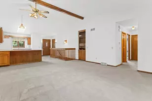 639 Wood Violet Ln, Sun Prairie, WI 53590 - Photo 9