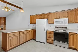 639 Wood Violet Ln, Sun Prairie, WI 53590 - Photo 5