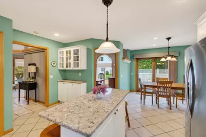 706 Summerton Court, Sun Prairie, WI 53590 - Photo 9