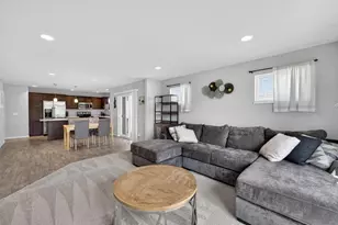 208 Sugar Maple Ln, Verona, WI 53593 - Photo 5