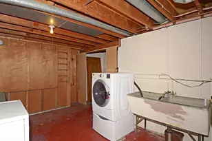 201 Locust Ct, Portage, WI 53901 - Photo 21