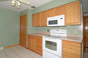 201 Locust Ct, Portage, WI 53901 - Photo 7