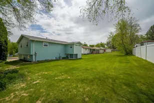 2107 W 4th Ave, Monroe, WI 53566 - Photo 5