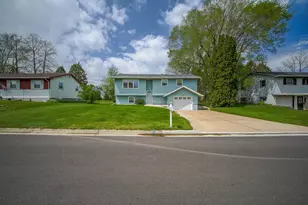 2107 W 4th Ave, Monroe, WI 53566 - Photo 7