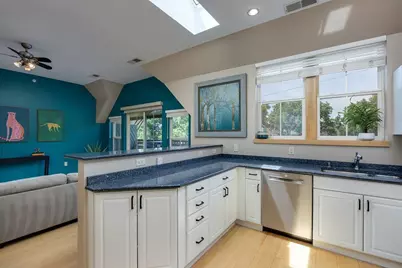 1037 Williamson Street #302, Madison, WI 53703 - Photo 9