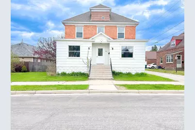 910 Wells Street, Marinette, WI 54143 - Photo 1