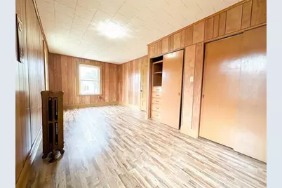 910 Wells Street, Marinette, WI 54143 - Photo 17