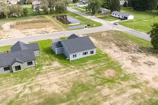 405 Ridge Ct, Orfordville, WI 53576 - Photo 5