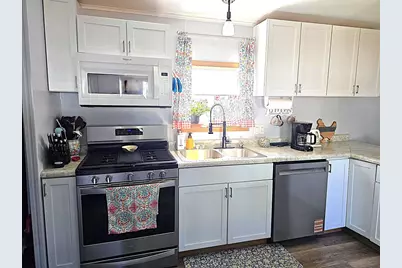 127 Falling Creek Circle, Janesville, WI 53548 - Photo 7
