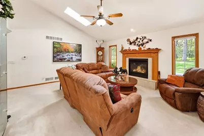 W7183 Breneman Road, Pardeeville, WI 53954 - Photo 5