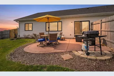 588 Stonewood Court, Janesville, WI 53536 - Photo 35