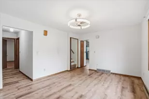 312 S Vine St, Belleville, WI 53508 - Photo 11