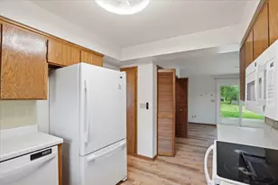 312 S Vine St, Belleville, WI 53508 - Photo 19