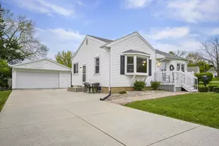 424 Martin St, Sun Prairie, WI 53590 - Photo 5