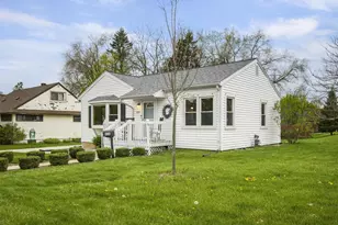 424 Martin St, Sun Prairie, WI 53590 - Photo 3