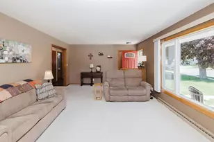 880 2nd St, Platteville,  53818 - Photo 5
