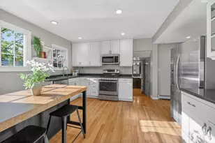 131 Kensington Dr, Madison, WI 53704 - Photo 3