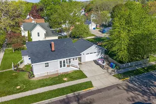 431 5th St, Baraboo, WI 53913 - Photo 5