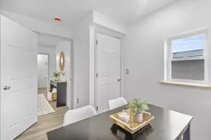 1317 Everett St, Madison, WI 53704 - Photo 11
