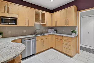 2822 Marshall Ct, Madison, WI 53705 - Photo 7