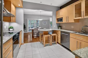 2822 Marshall Ct, Madison, WI 53705 - Photo 5