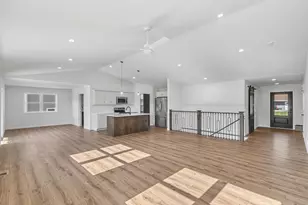 321 Roosevelt St, Baraboo, WI 53913 - Photo 7