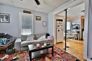 554 Mifflin St, Madison, WI 53703 - Photo 9